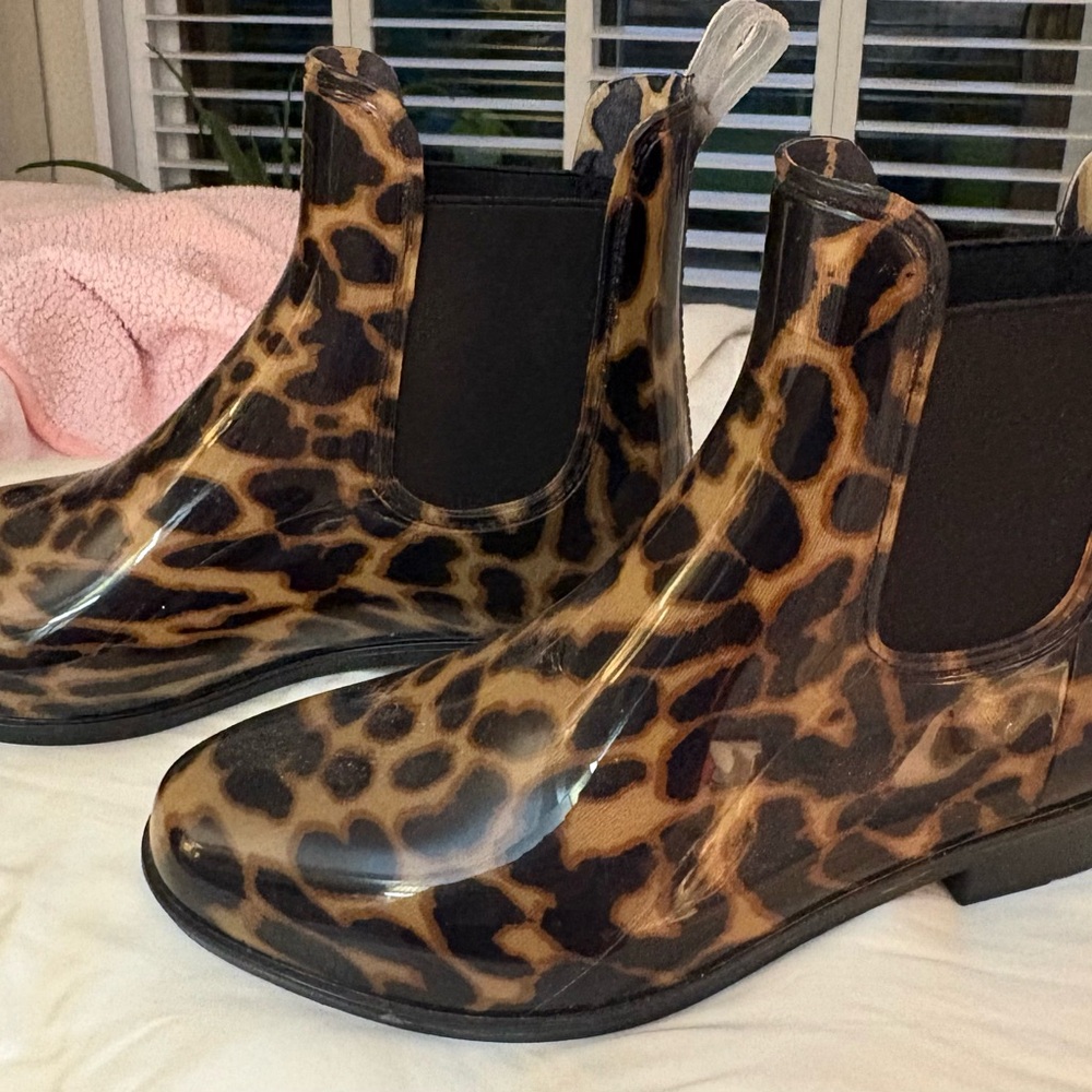Leopard Print Chelsea Rain Boots
